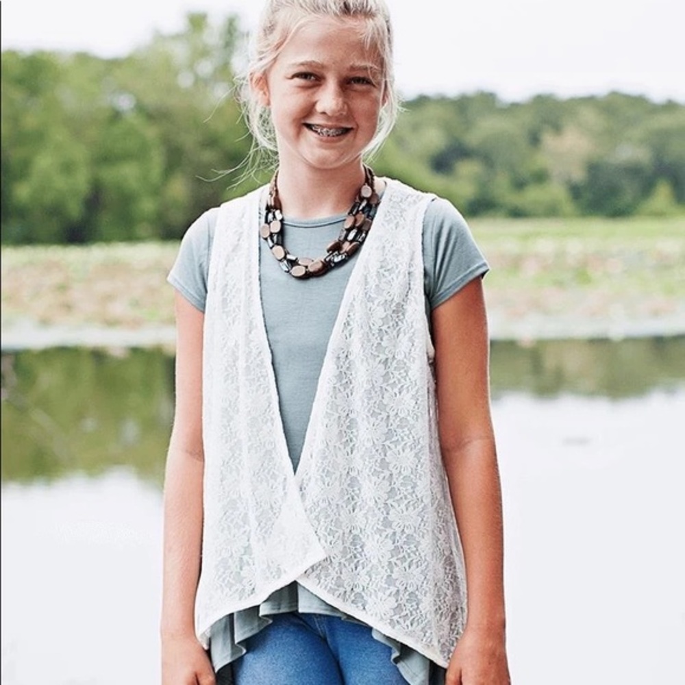 NWT Peyton Bre Ivory Lace Vest